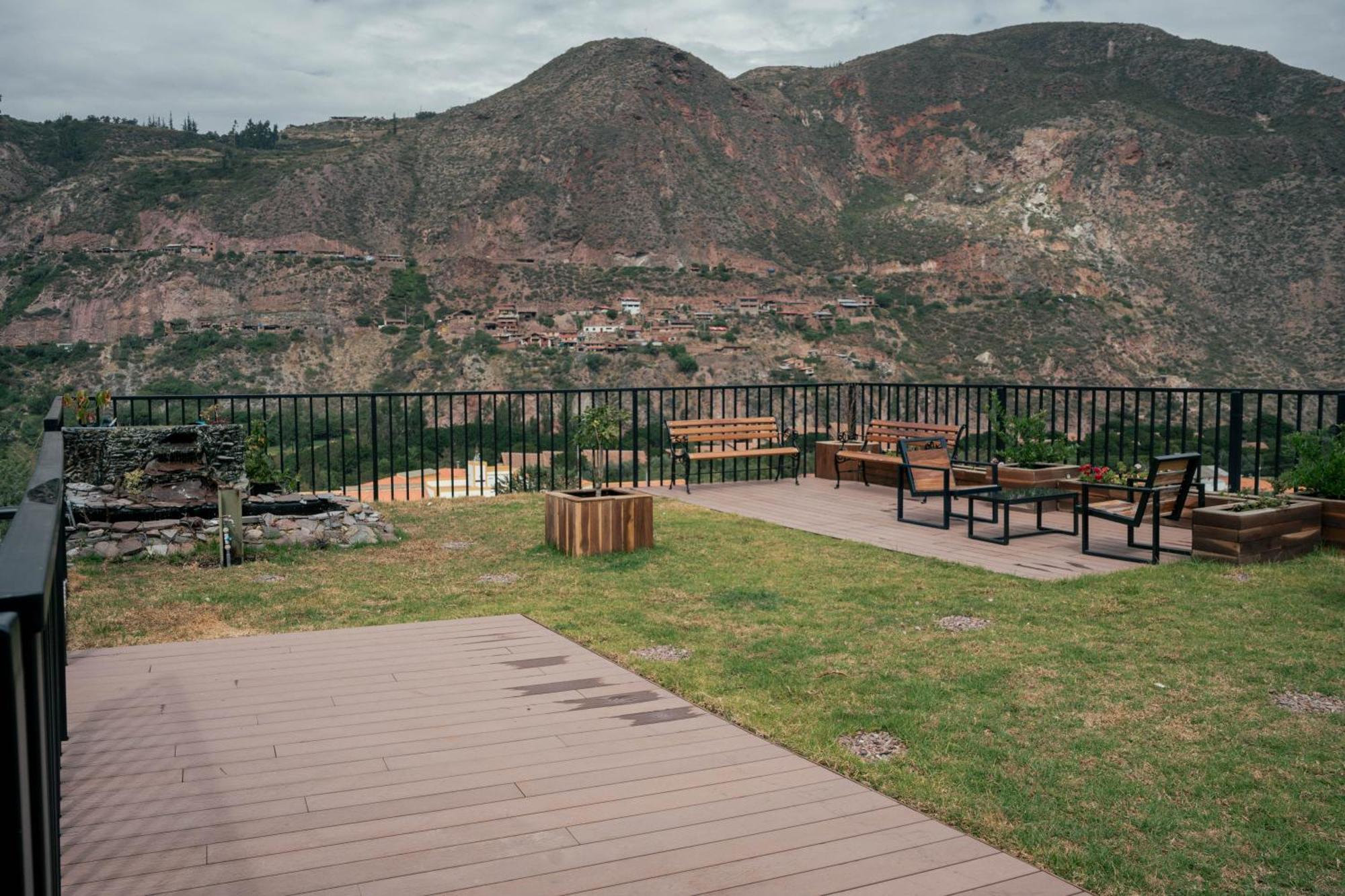 Hotel California Urubamba Exterior photo