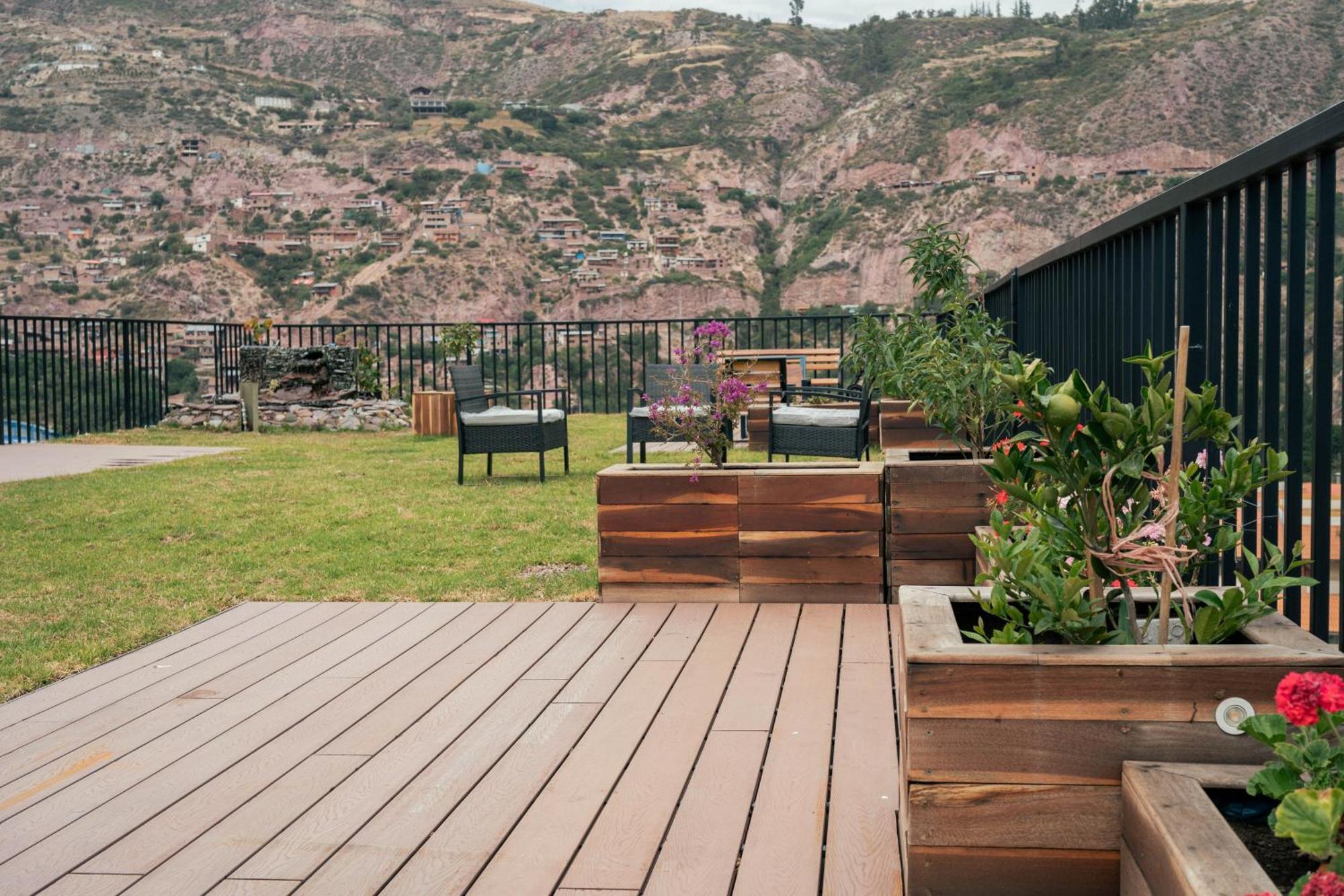 Hotel California Urubamba Exterior photo