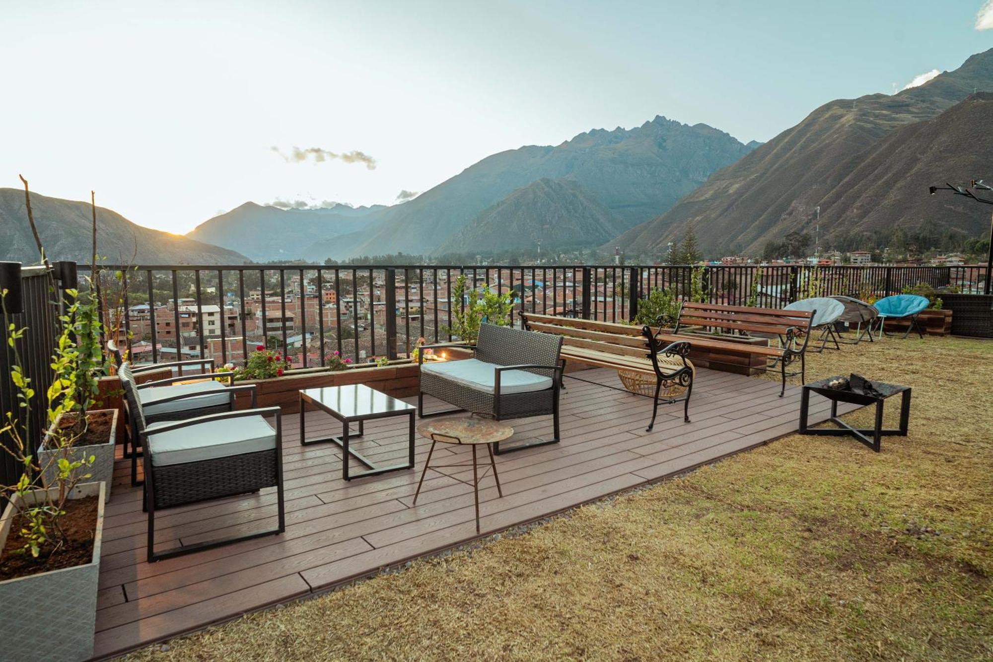 Hotel California Urubamba Exterior photo