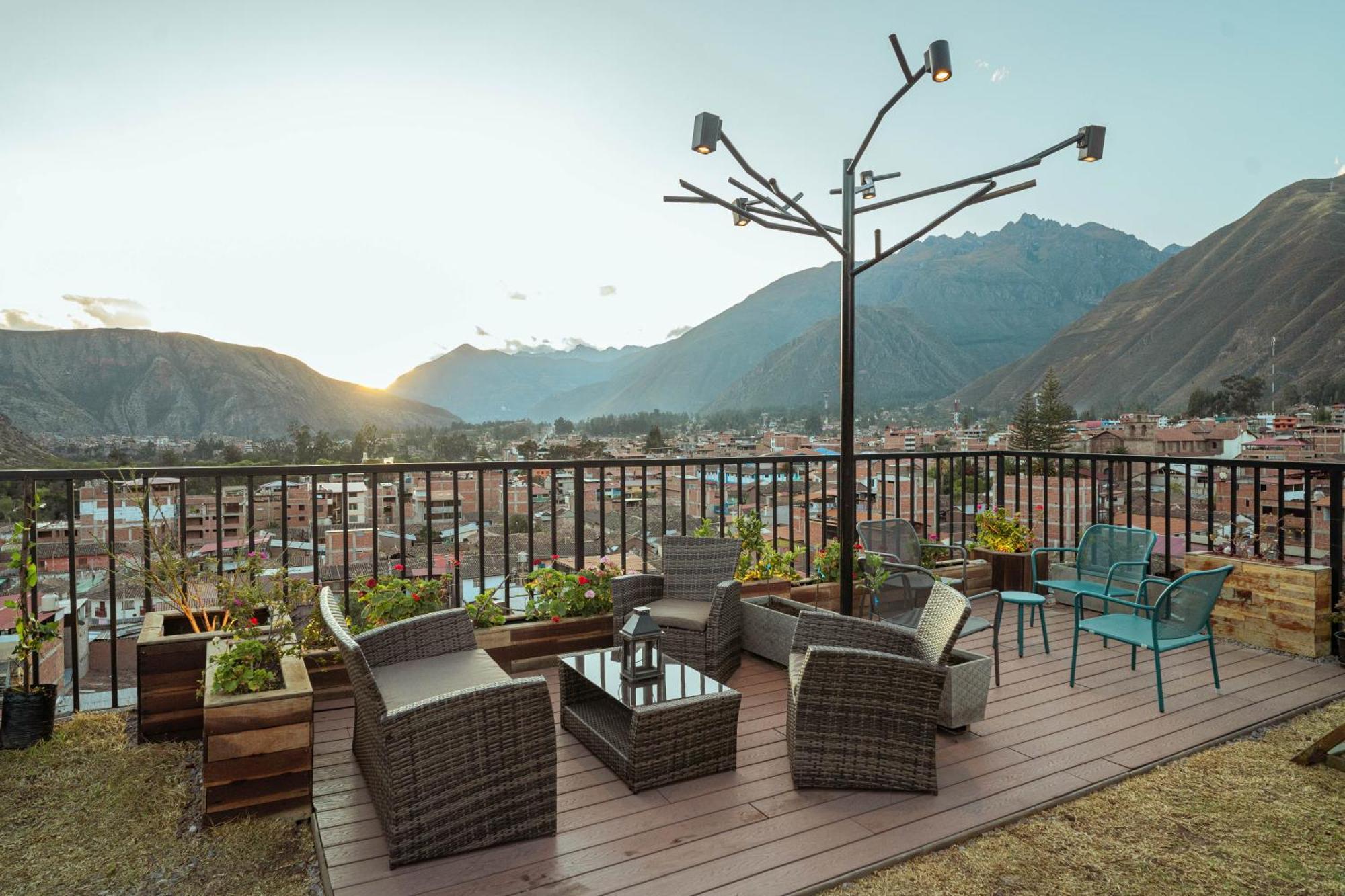 Hotel California Urubamba Exterior photo